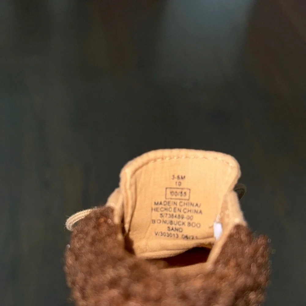 Old Navy Sand/Sherpa Faux-Suede Lace-Up Boots | 3-6M